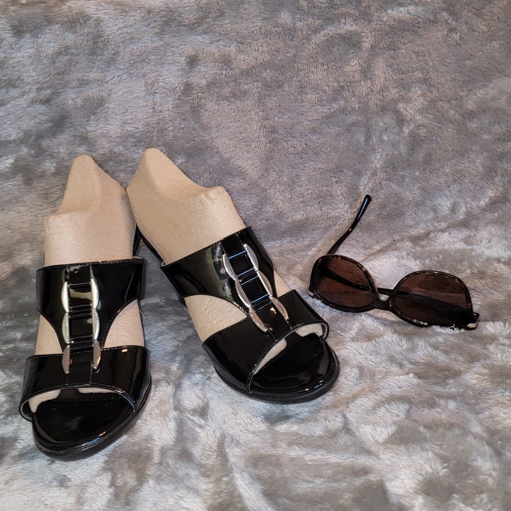 Sole Senseability Maude Black Sandal – Size 8M